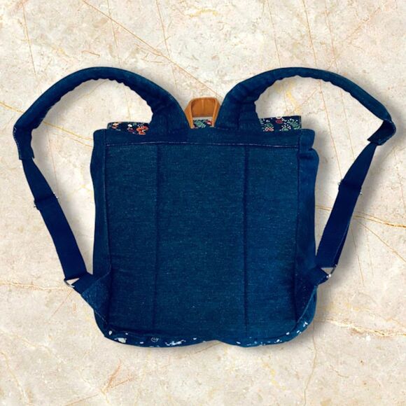 Disney Animators Collection Pocahontas Girl's Backpack Denim Blue Medium - Picture 5 of 8